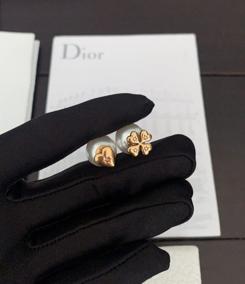 chr1st1an D10r earrings